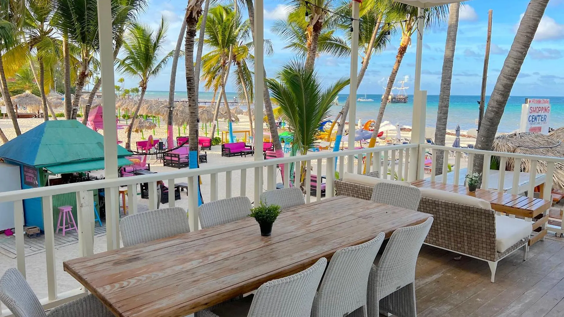 Vacation Suites With Rooftop Pool, Beach Club, Spa, Restaurants - Playa Los Corales contacts