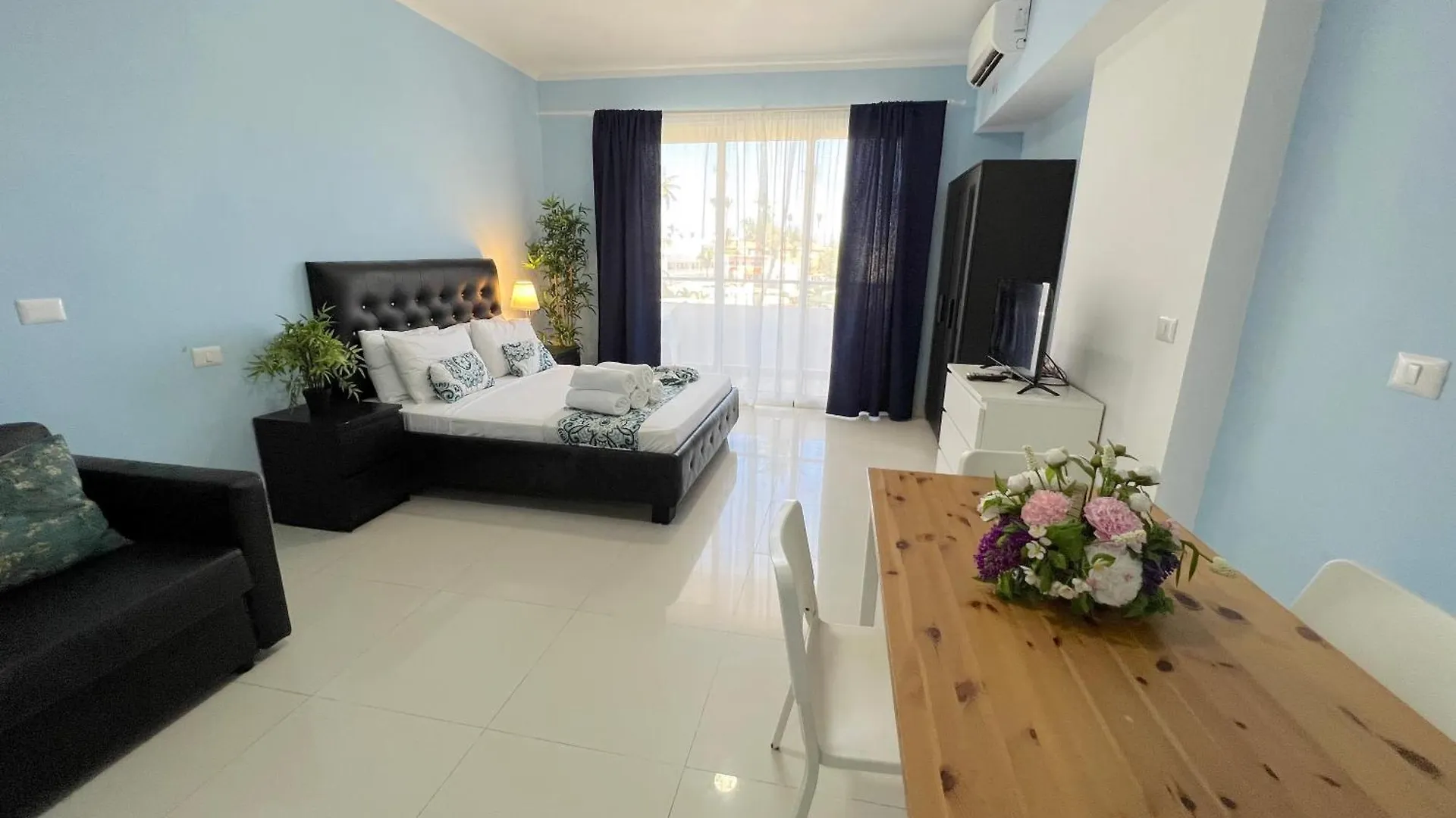 ***** Hotel Vacation Suites With Rooftop Pool, Beach Club, Spa, Restaurants - Playa Los Corales Punta Cana Dominican Republic