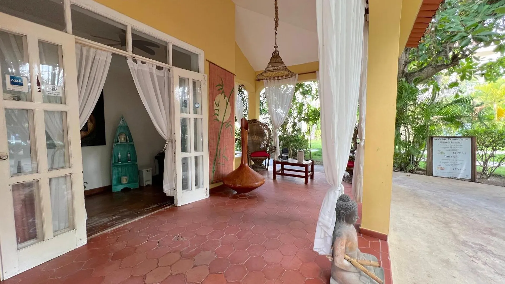 ***** Hotel Vacation Suites With Rooftop Pool, Beach Club, Spa, Restaurants - Playa Los Corales Punta Cana Dominican Republic