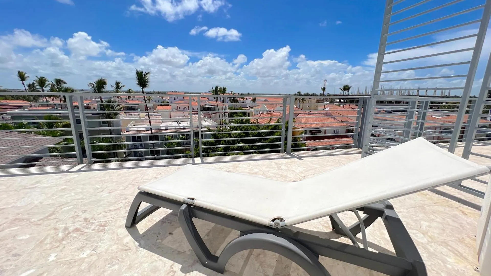Vacation Suites With Rooftop Pool, Beach Club, Spa, Restaurants - Playa Los Corales Punta Cana Hotel